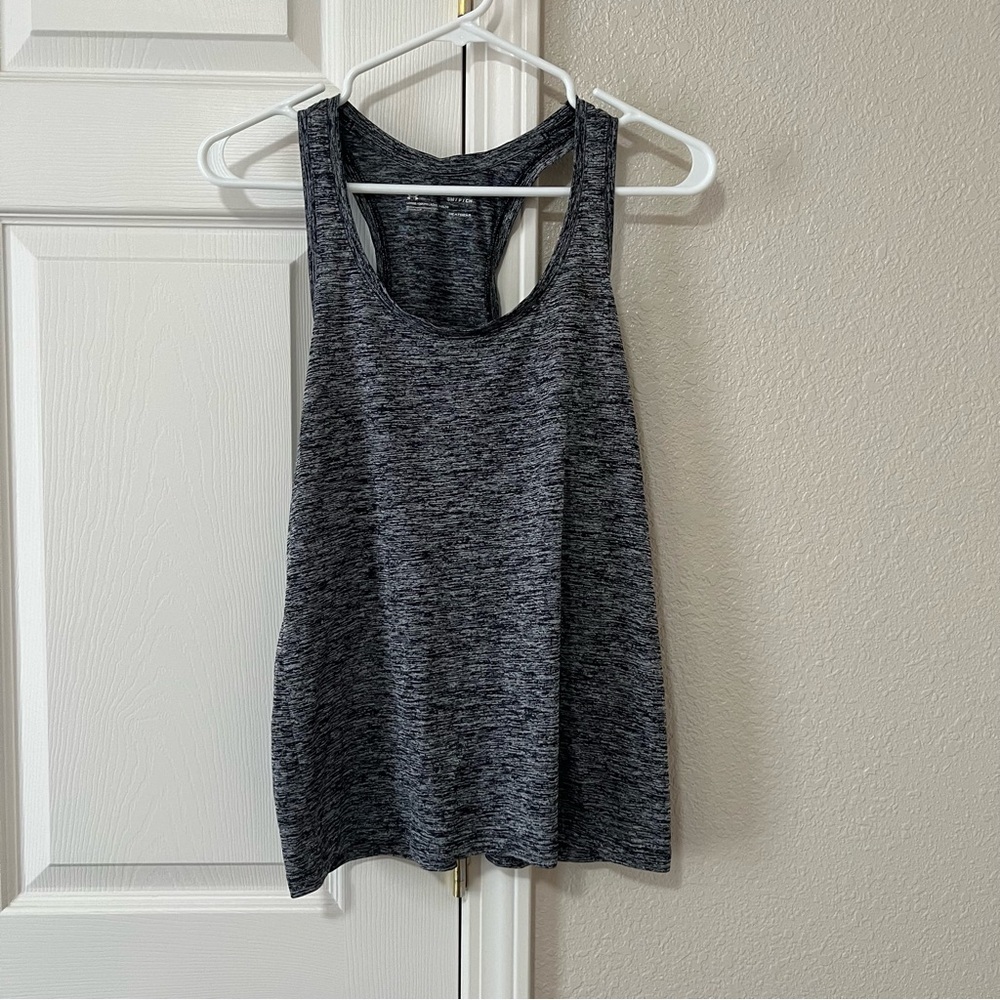 Under Armour Gray Relaxed Racerback Tank Top - Small